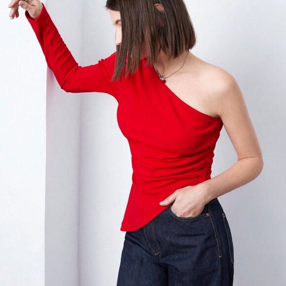 Red Casual Women's Asymmetric Blouse - Picture 3 of 5